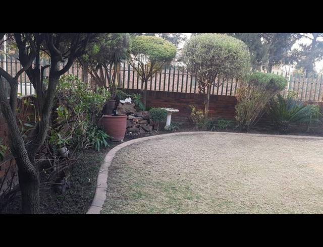 3 BEDROOM TOWNHOUSE FOR SALE IN BOKSBURG SOUTH
